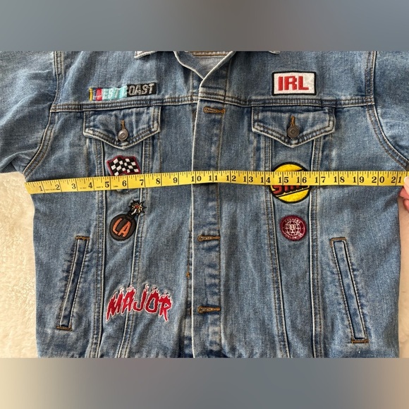 Forever 21 Graphic Patch Denim Jacket Size M - Picture 10 of 12